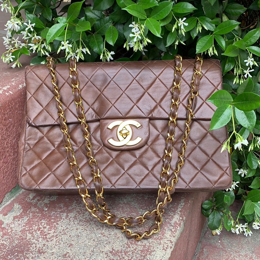 Authentic 100% Chanel vintage classic xl